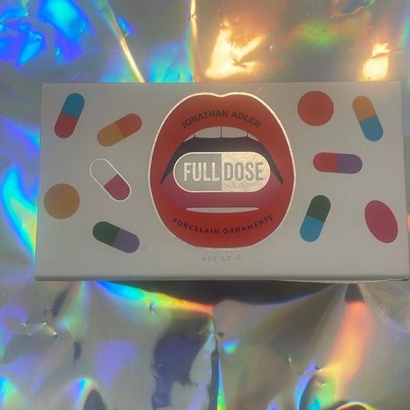 Jonathan Adler Full Dose ornament set porcelain pills New In Box sold out! - Picture 6 of 6